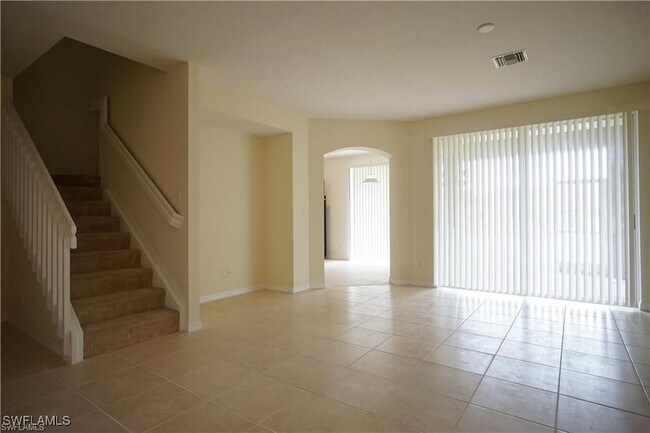 Foto del edificio - 9774 Roundstone Cir