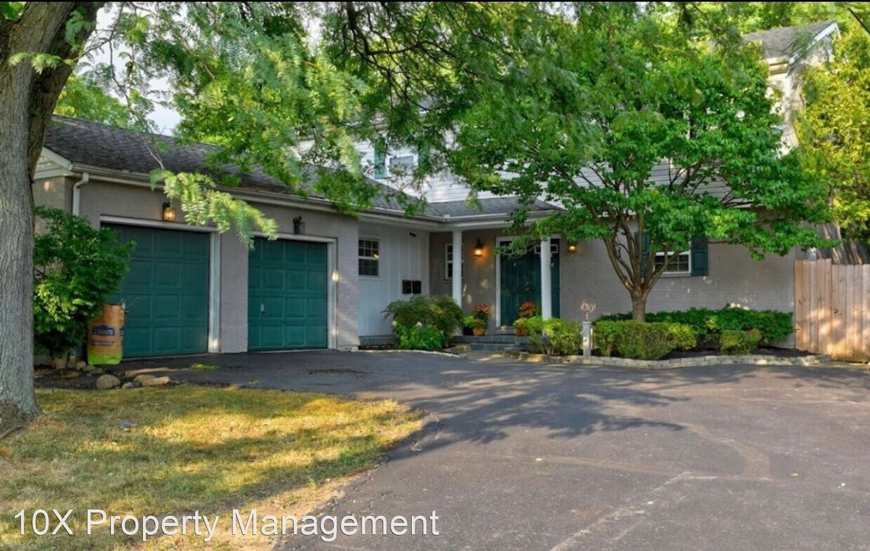 2 br, 1.5 bath House 686 S Kellner Rd Un... House Rental in