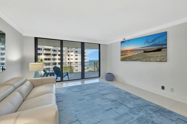 Building Photo - 1167 Hillsboro Mile