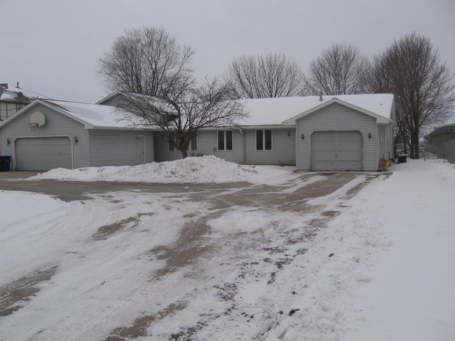 Building Photo - 932 Tayco Rd