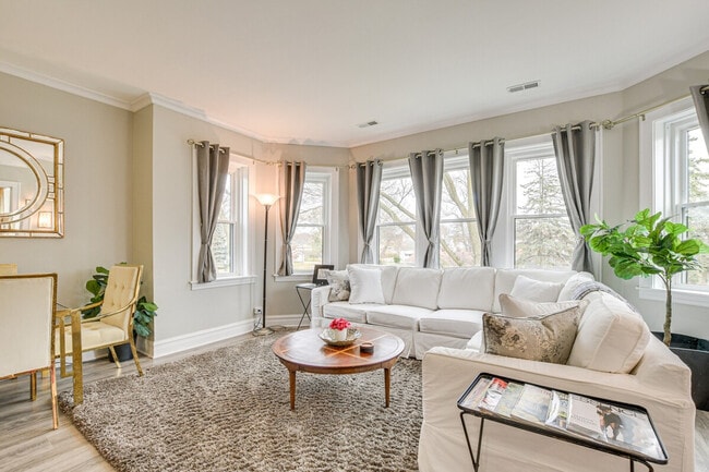 Foto del edificio - 1538 Fowler Ave