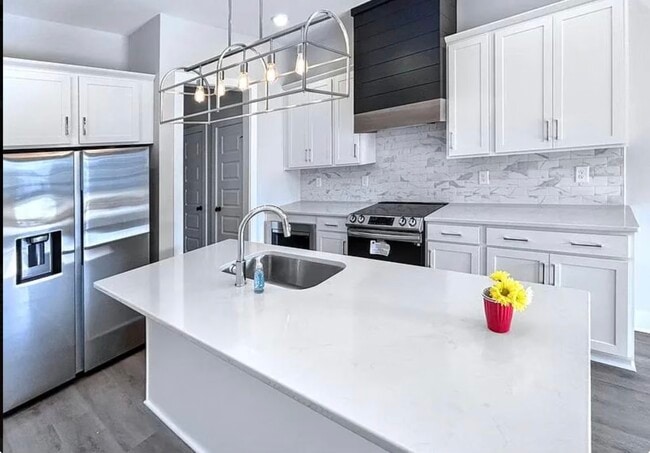 Foto del edificio - 1200 Windsor Sq