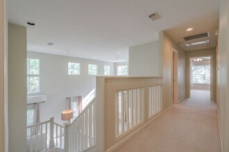 Building Photo - 147 Shelter Rock Ct