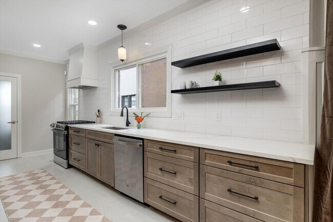 Foto del edificio - 1456 Virginia Park St