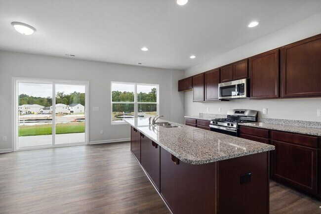 Foto del edificio - 5261 Calhoun Pl