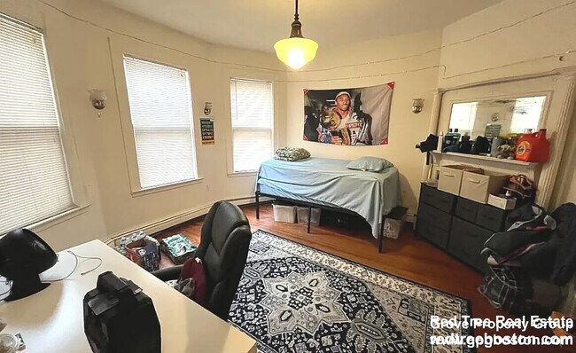 Building Photo - 64 Fisher Ave