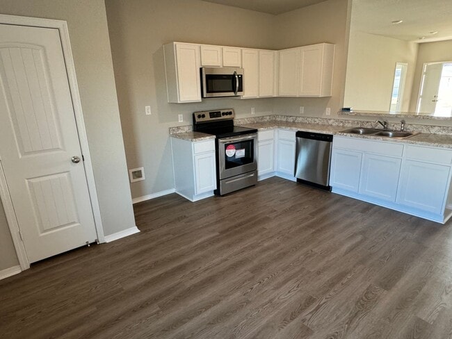 Building Photo - Contact Peggy at 501-676-1758