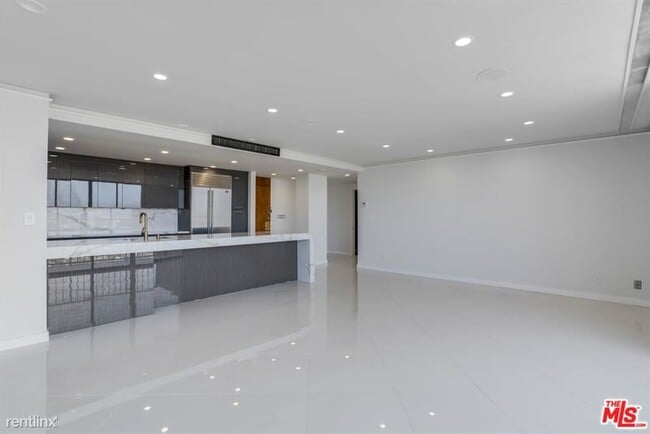 Building Photo - 1 br, 1 bath Condo - 2160 Century Hl # 1804