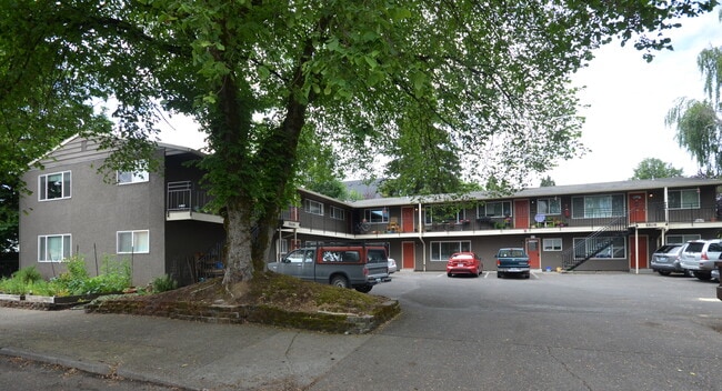 From 22nd Ave - 5509 SE 22nd Ave