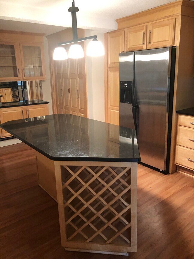 Foto del edificio - 311 Racebrook Rd