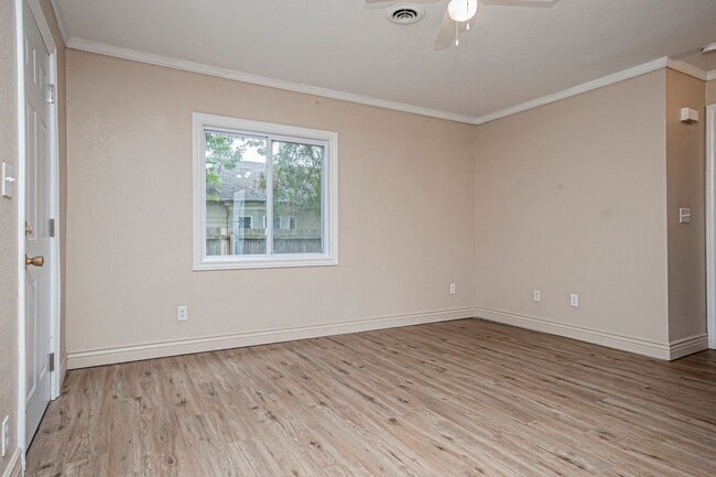Building Photo - Please View 3D Virtual Walk-Through Before...