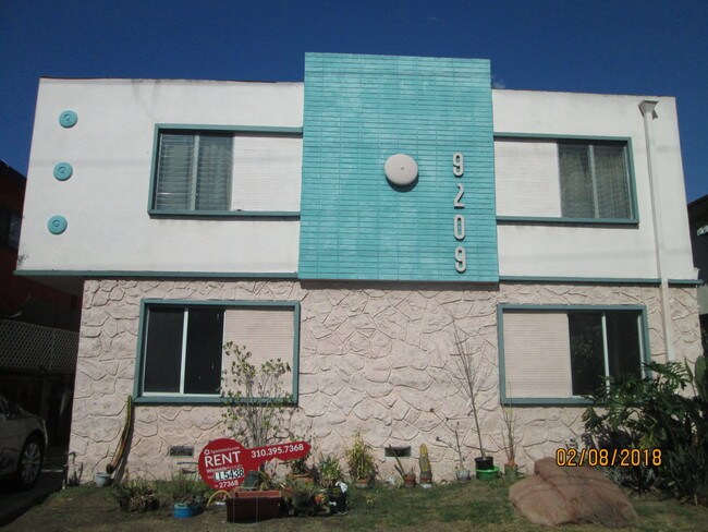 Foto del edificio - 9209 National Blvd