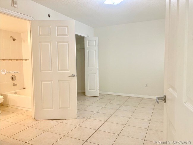 Foto del edificio - 2475 NW 16th St Rd