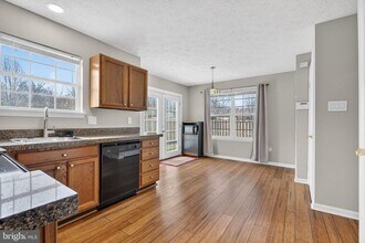 Building Photo - 8813 Francesca Dr