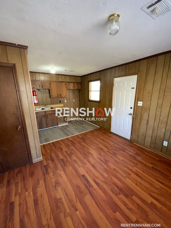 Building Photo - 195 Walnut St