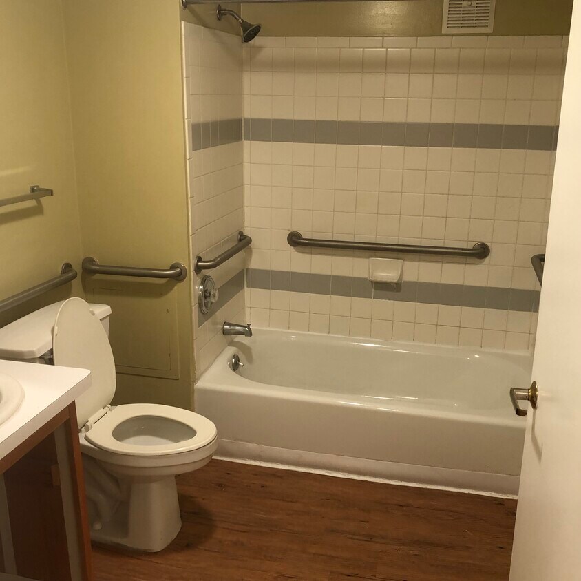 Primary Photo - 12215 Ashbury Ave