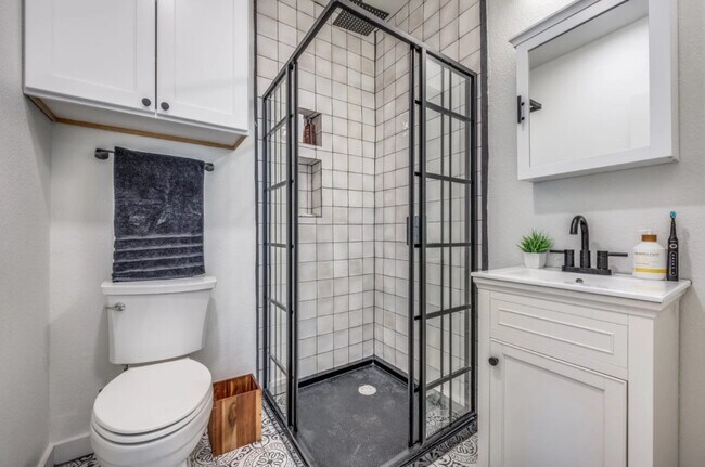 Building Photo - The Vanderbilt