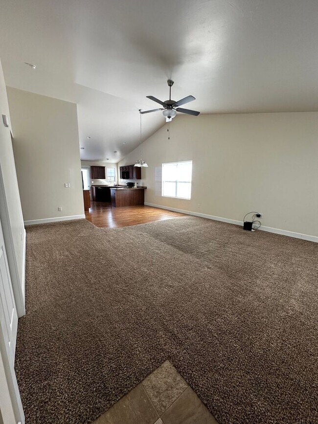 Building Photo - 3 bedroom 2 bath in Meadowlark Subdivision