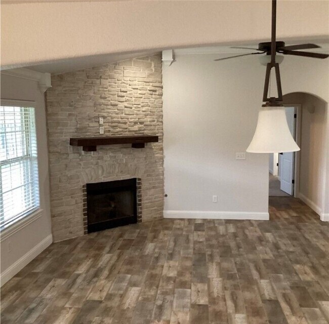 Building Photo - 1150 Coventry Ln