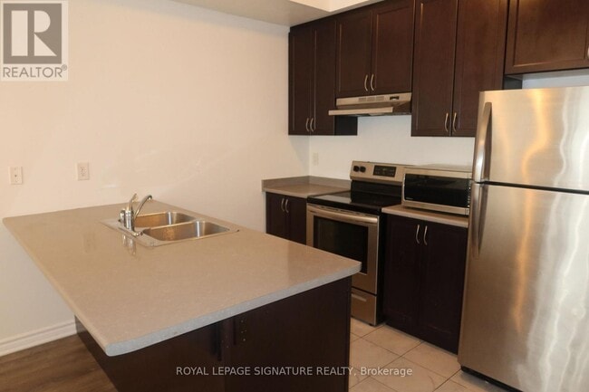 Building Photo - 45-45 Heron Park Pl