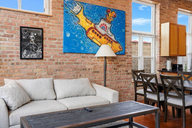 Foto del edificio - 1541 N Milwaukee Ave