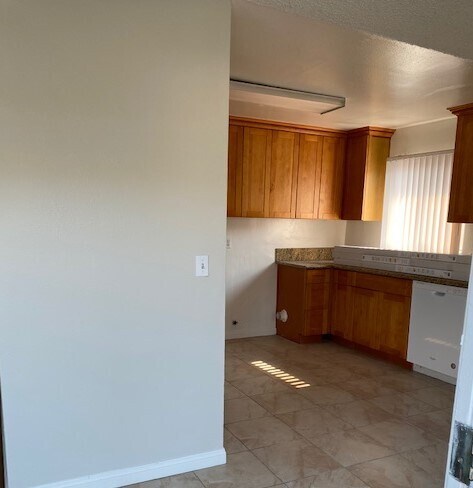 Kitchen - 2610 Florida St