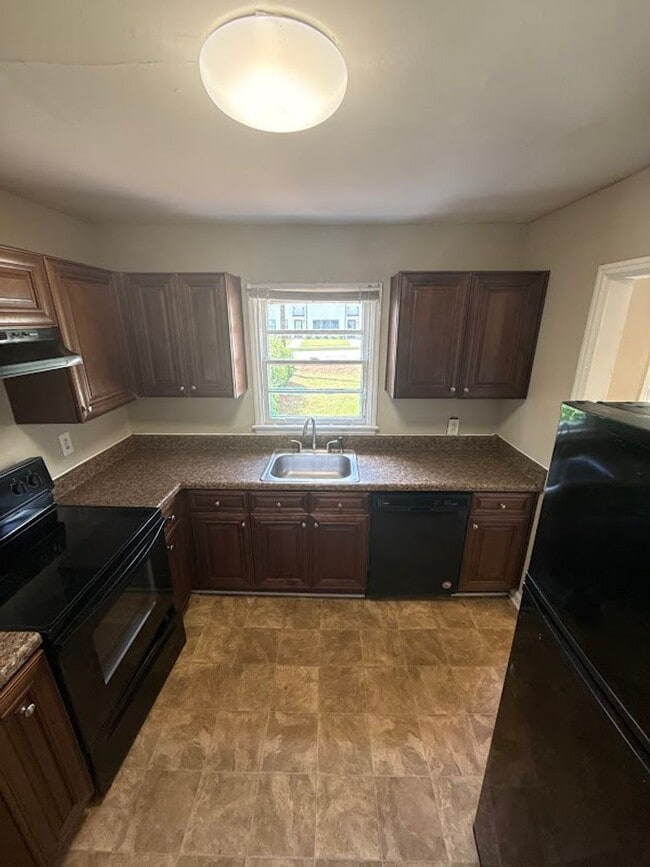 Building Photo - 2 Bed 1 Bath in Atlanta!
