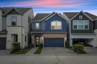Building Photo - 10964 Swang Link Dr