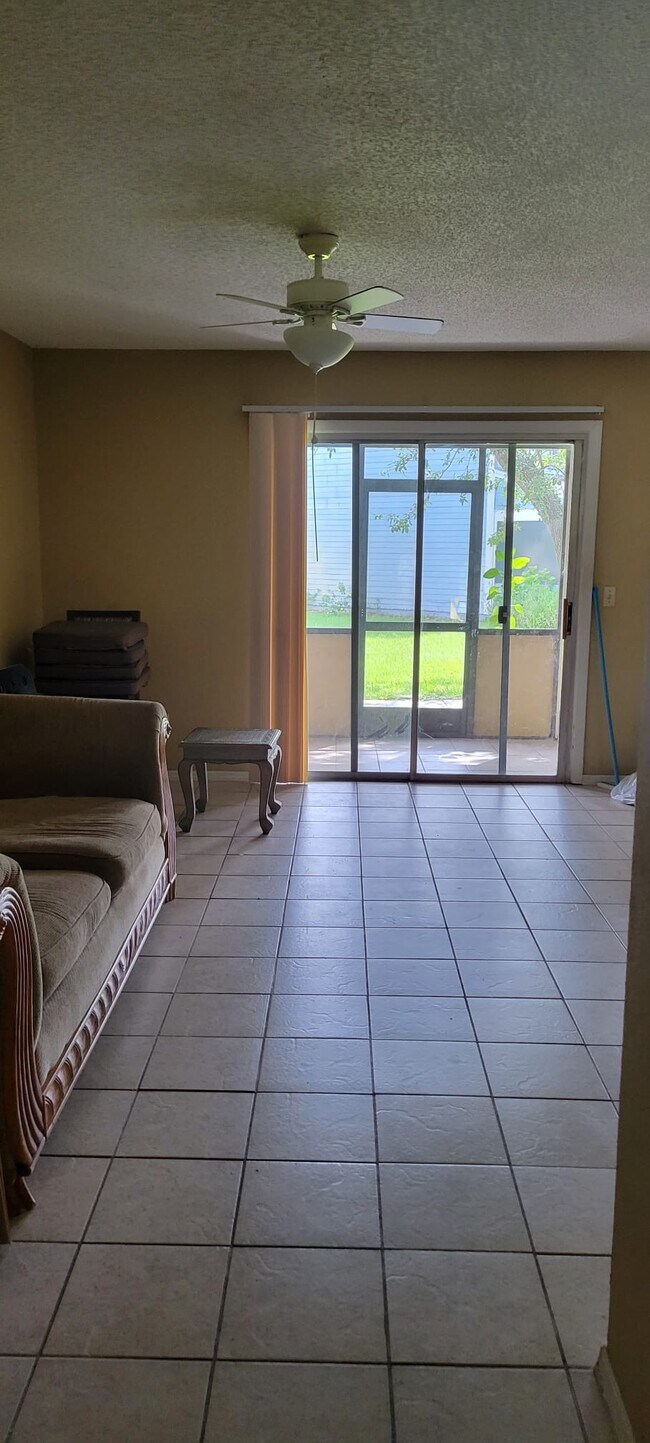 Building Photo - 11853 Mintwood Ct