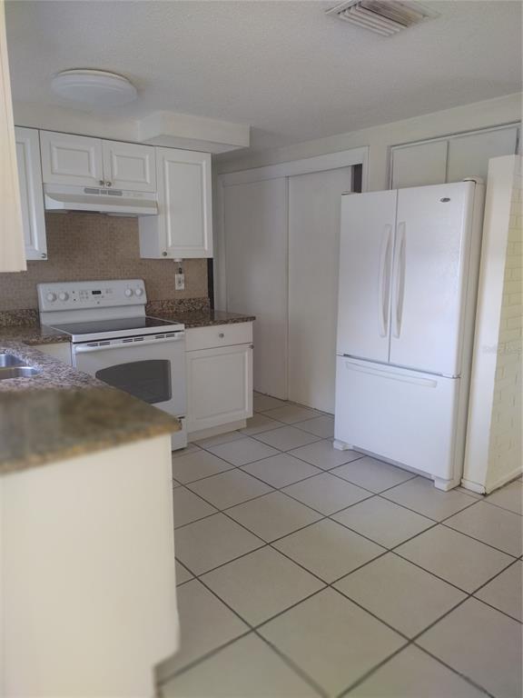 Foto del edificio - 4841 Blossom Dr