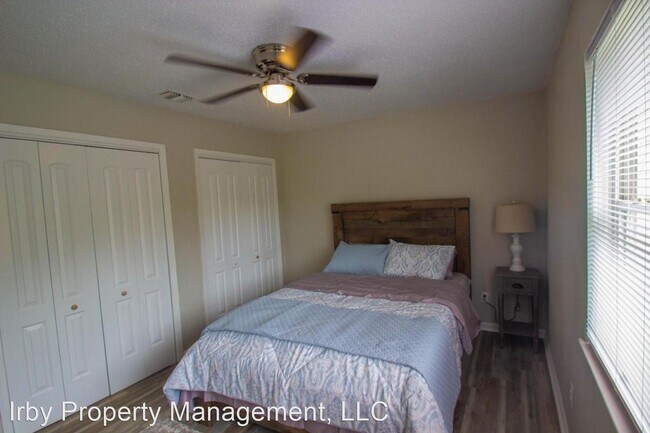 Foto del edificio - 2 br, 1.5 bath House - 12170 Oakdale Ave