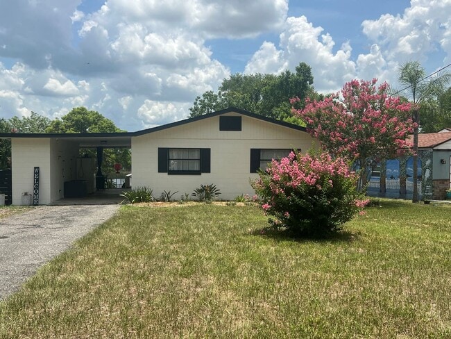 Building Photo - 227 Lake Ellen Dr