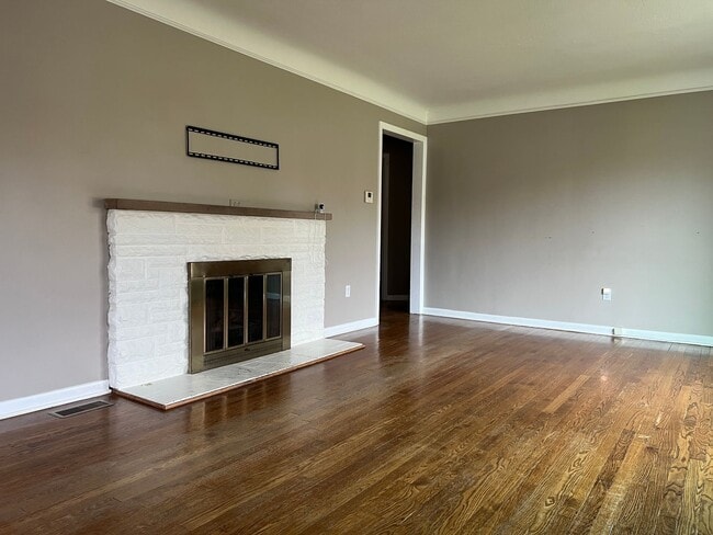 Foto del edificio - 743 Lander Rd