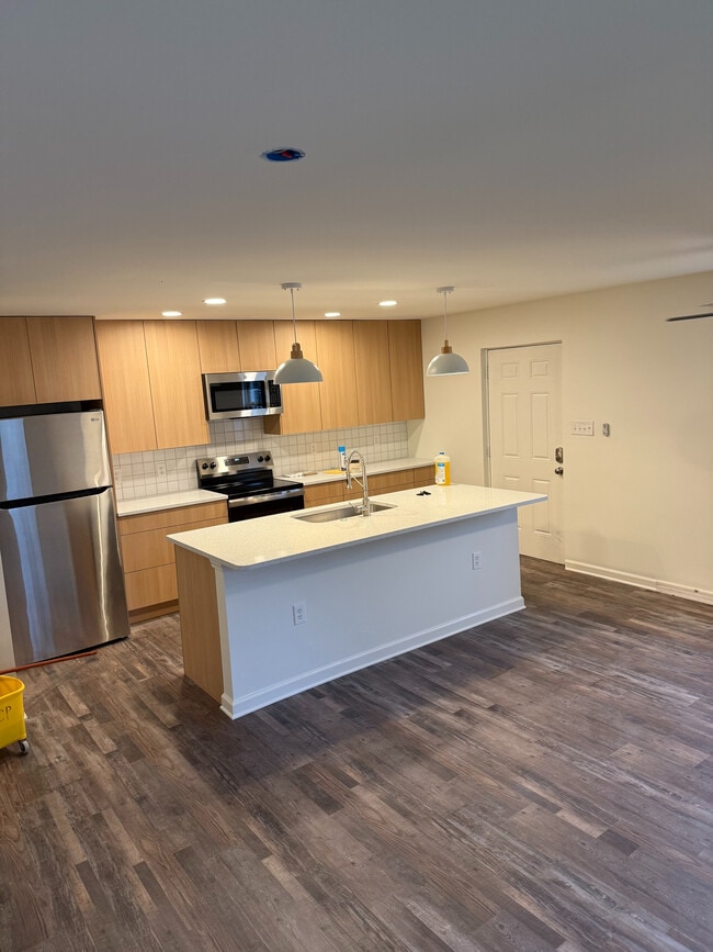 Foto del edificio - Room in Apartment on Liberty St