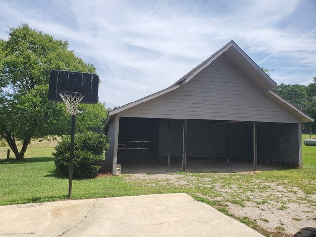 Building Photo - 4085 Benson Rd