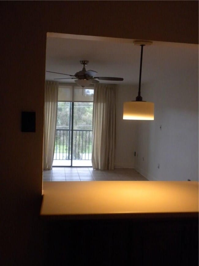 Foto del edificio - 16950 W Dixie Hwy