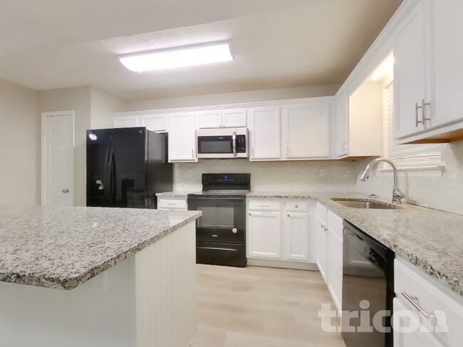 Foto del edificio - 2211 Ashton Dr