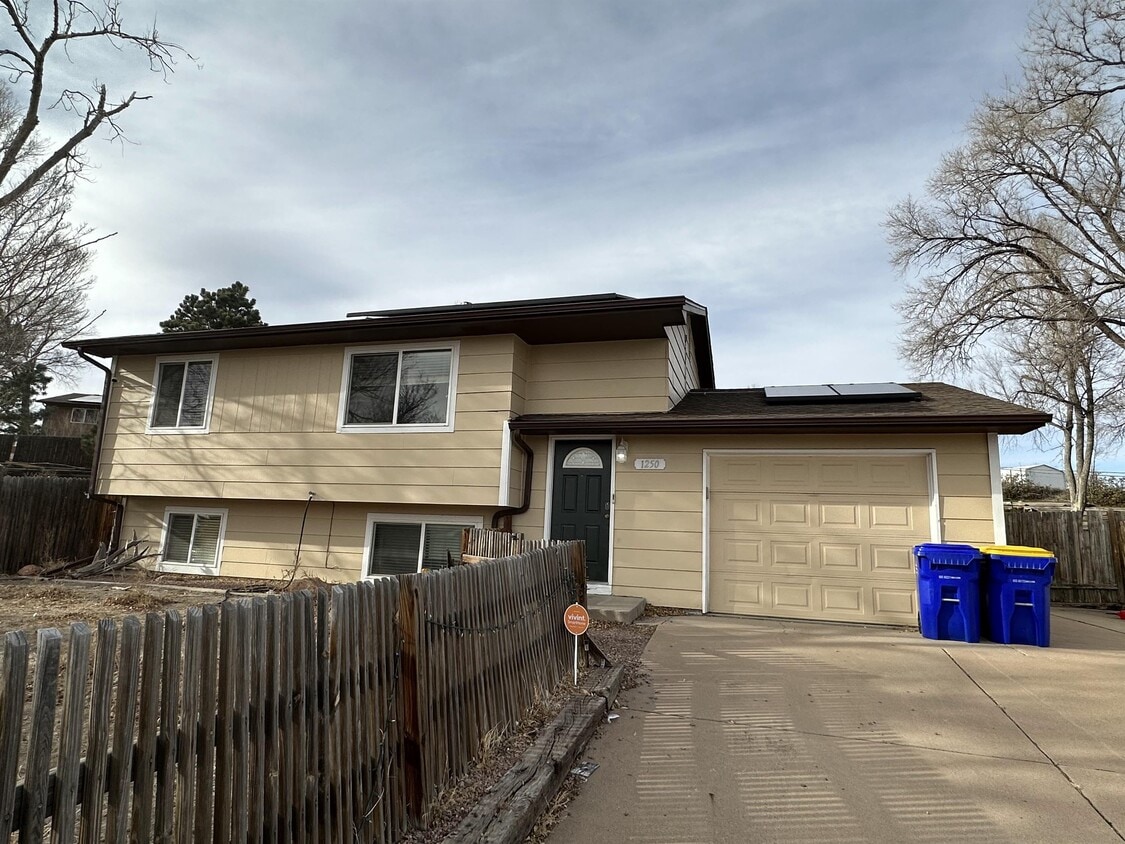 1250 Chiricahua Dr, Colorado Springs, CO 80915 House Rental in