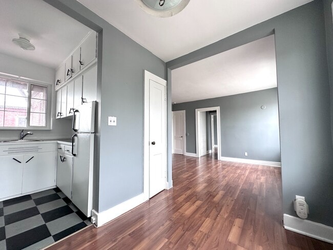 Building Photo - 308 Randolph Av