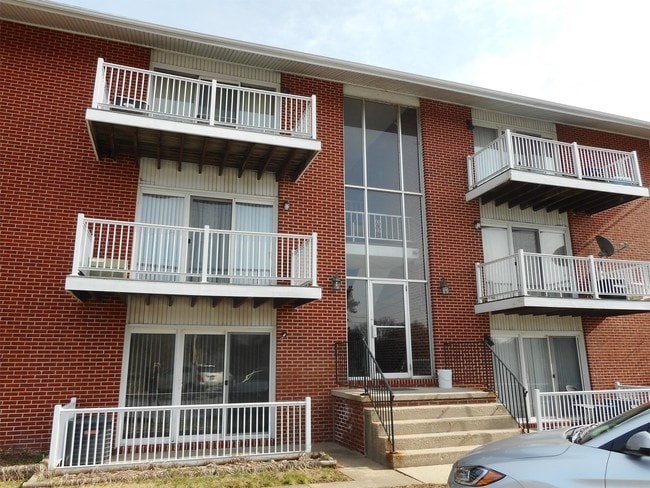 Building Photo - 901 Quarry Rd