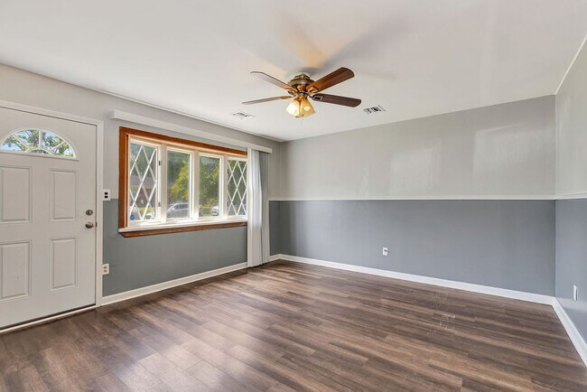 Foto del edificio - 3232 Deshler Dr