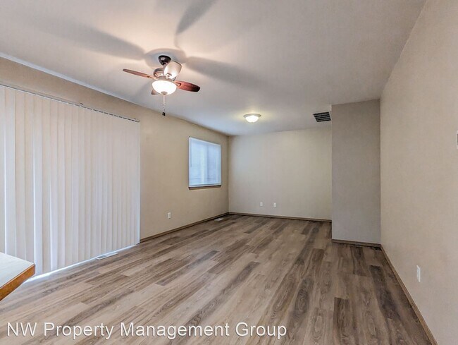 Building Photo - 3 br, 2.5 bath House - 9406 17th Pl. NE