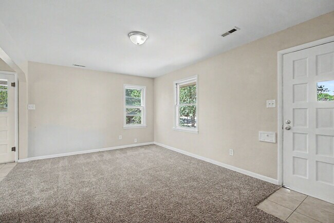 Building Photo - 1121 Cooper Ave