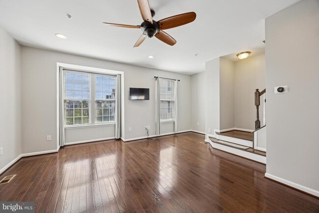 Building Photo - 641 Washington Sq