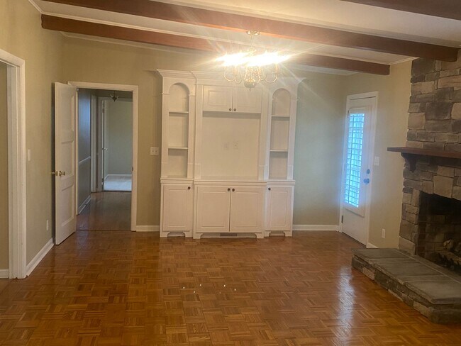 Foto del edificio - 3 Bedroom and 2 Full Baths