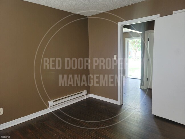 Foto del edificio - Studio, 1 bath 4plex - 702 South Sycamore ...