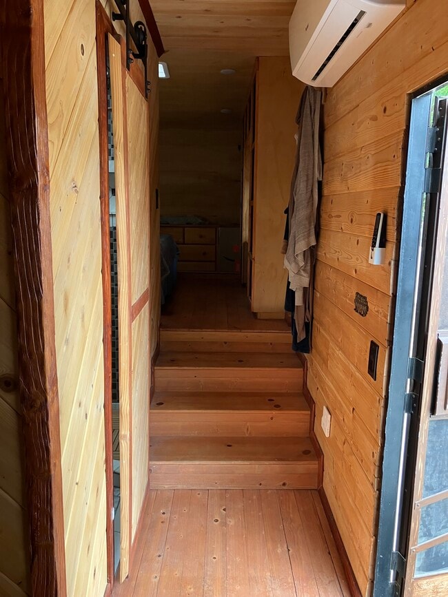 Building Photo - 32657 Wildomar Trail