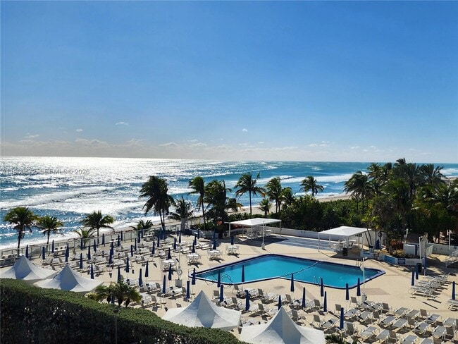 Building Photo - 2030 S Ocean Dr