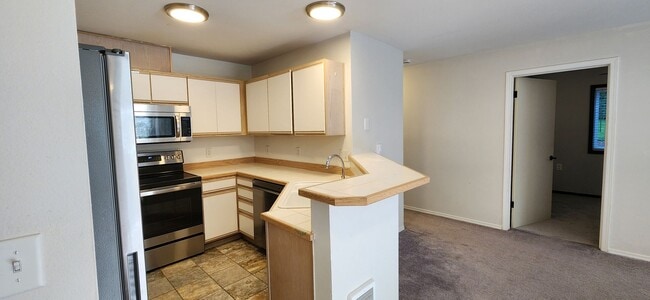 Building Photo - 3 bedroom 2 bath First Floor Condo in Lake Stevens $2395.00