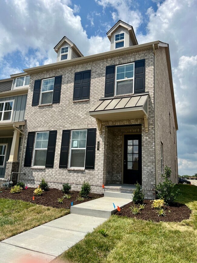 Building Photo - Half Off First Month's Rent! Beautiful 3 B...